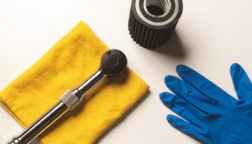 Werkstattwerkzeug und Ölfilter, Symbol für Service und Wartung