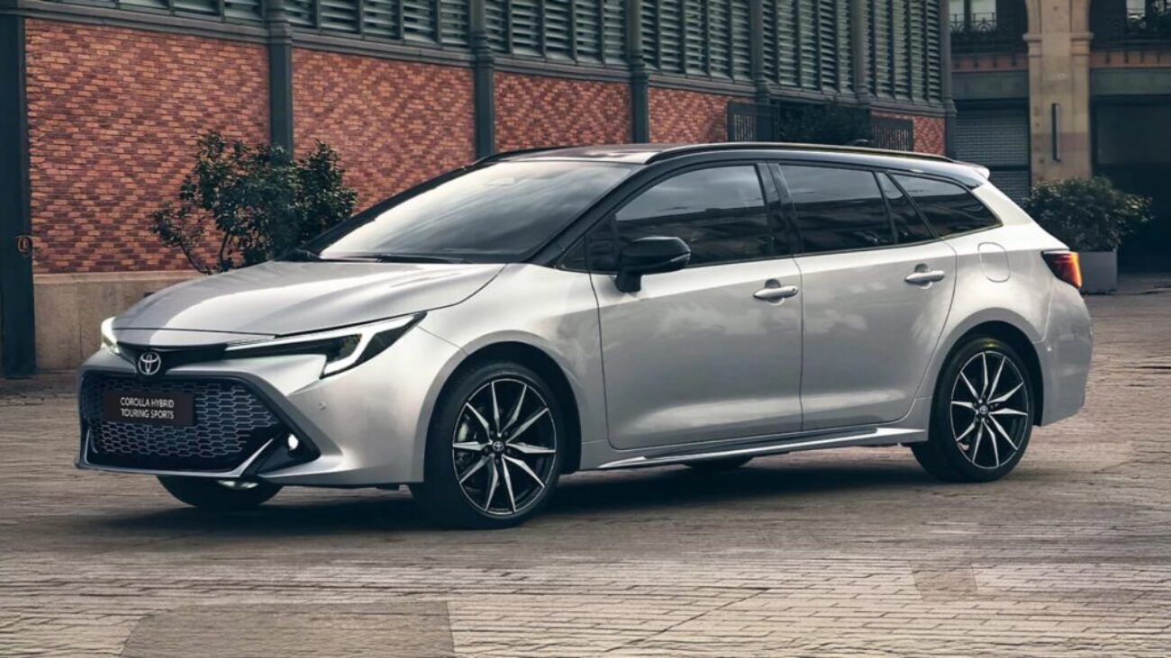 Toyota Corolla Touring Sports in Seitenansicht – Kombi mit grossem Kofferraum